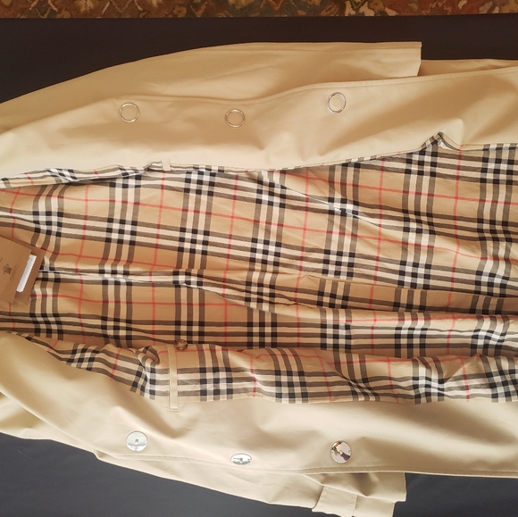 BURBERRY FARRINGDON SHORT NOVA CHECK CLASSIC TAN R - Picture 4 of 6